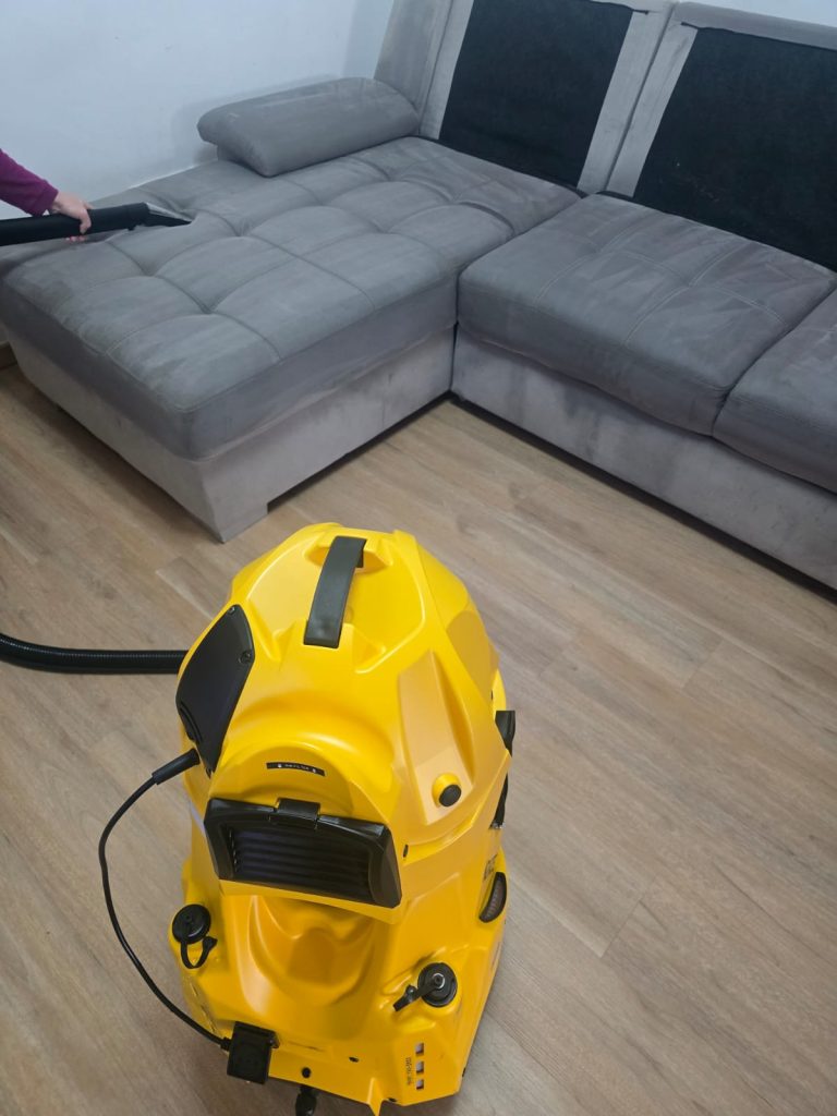 Pulizia_divano_vapore_novaltec